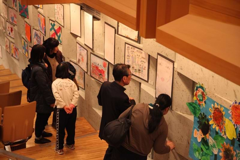 会場には多くのアートが展示された