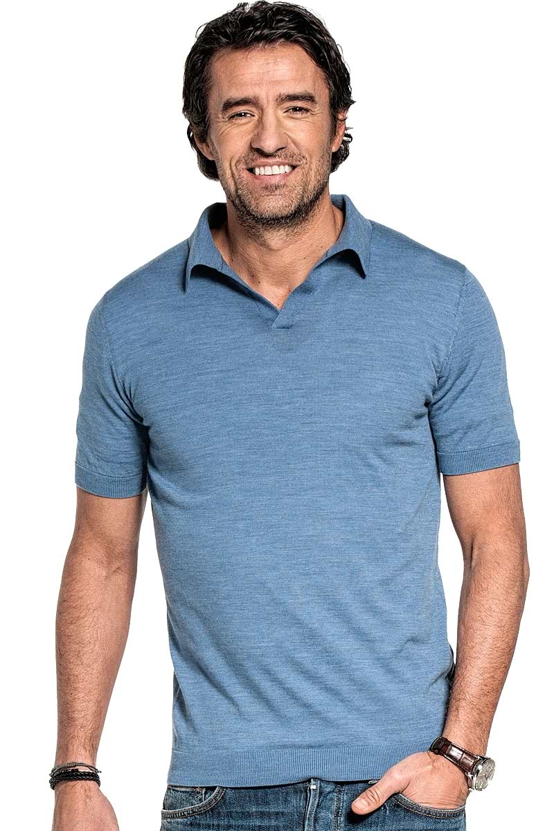 Luxe polo zonder knopen voor mannen gemaakt van merinowol in het Lichtblauw